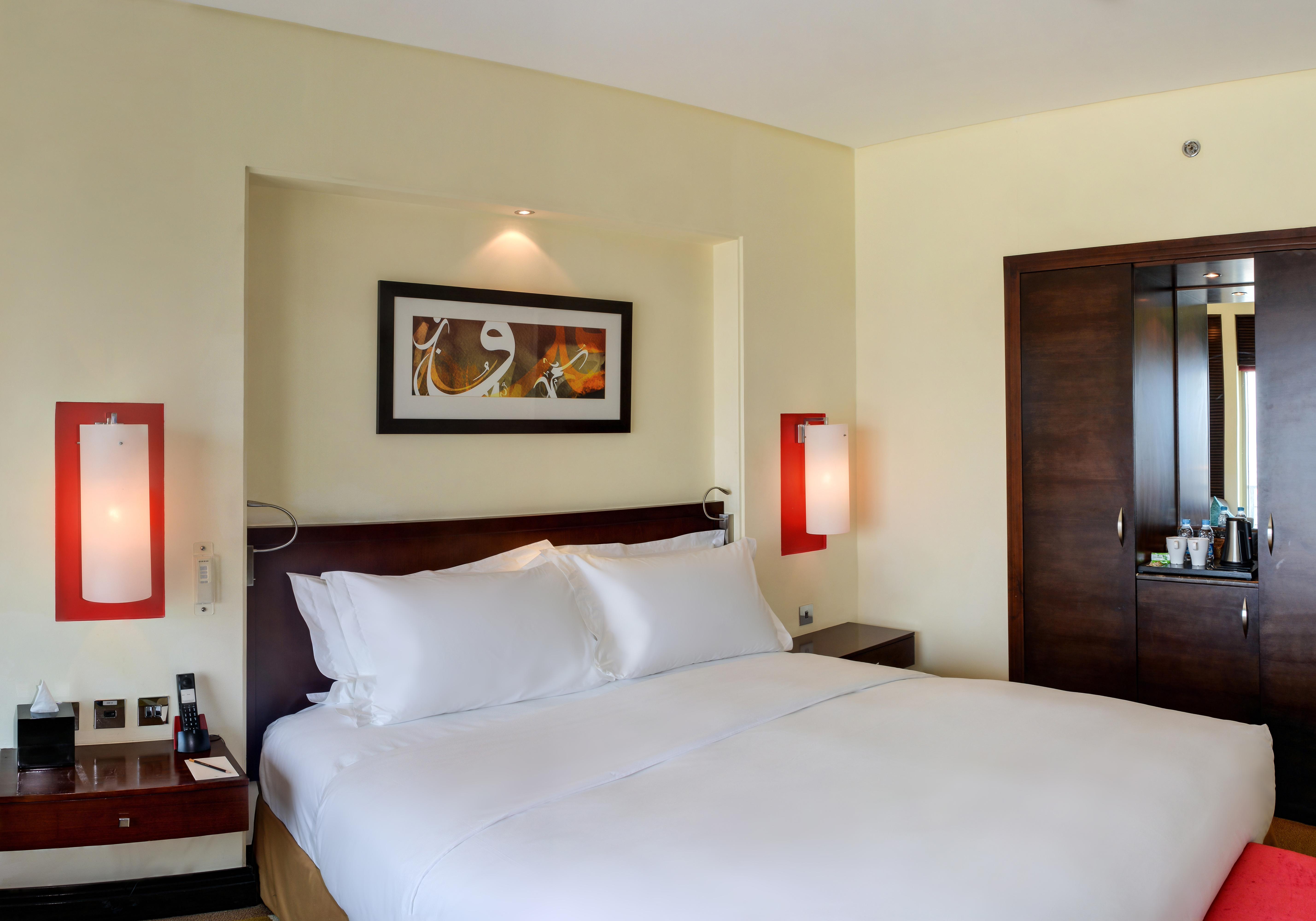 Sofitel Al Khobar The Corniche Hotel Luaran gambar A bedroom at the hotel