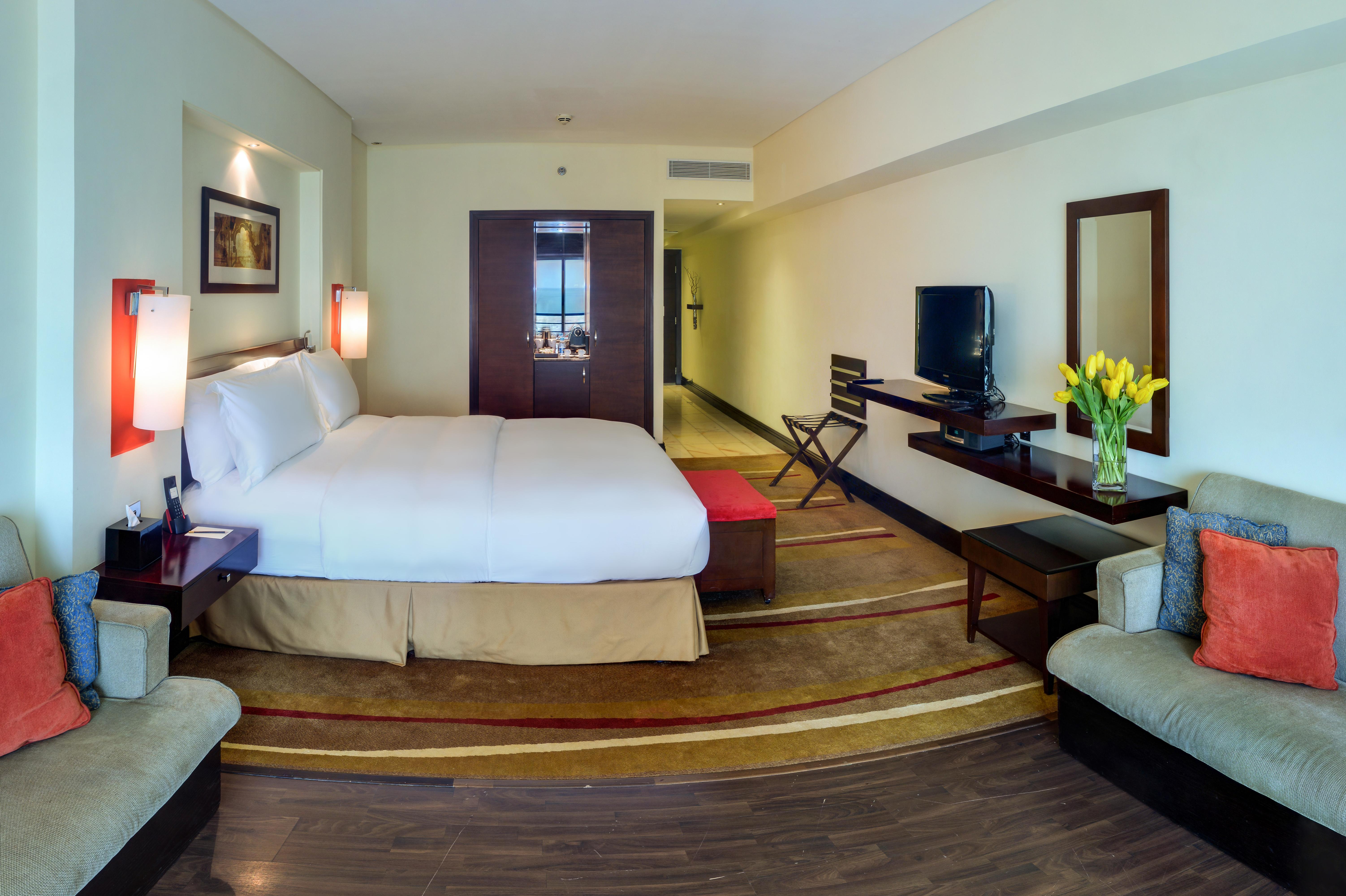 Sofitel Al Khobar The Corniche Hotel Luaran gambar A room at the hotel