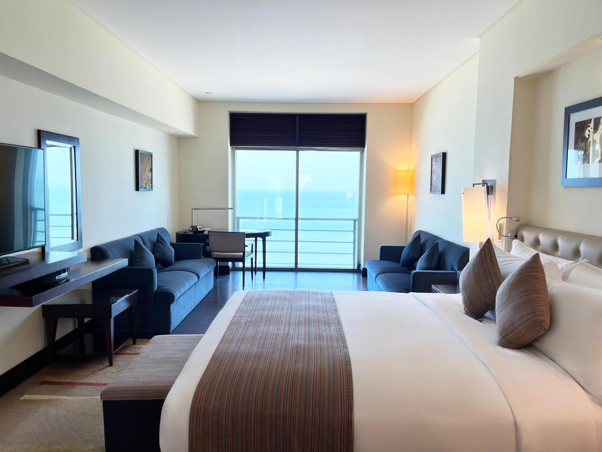 Sofitel Al Khobar The Corniche Hotel Luaran gambar A room at the hotel