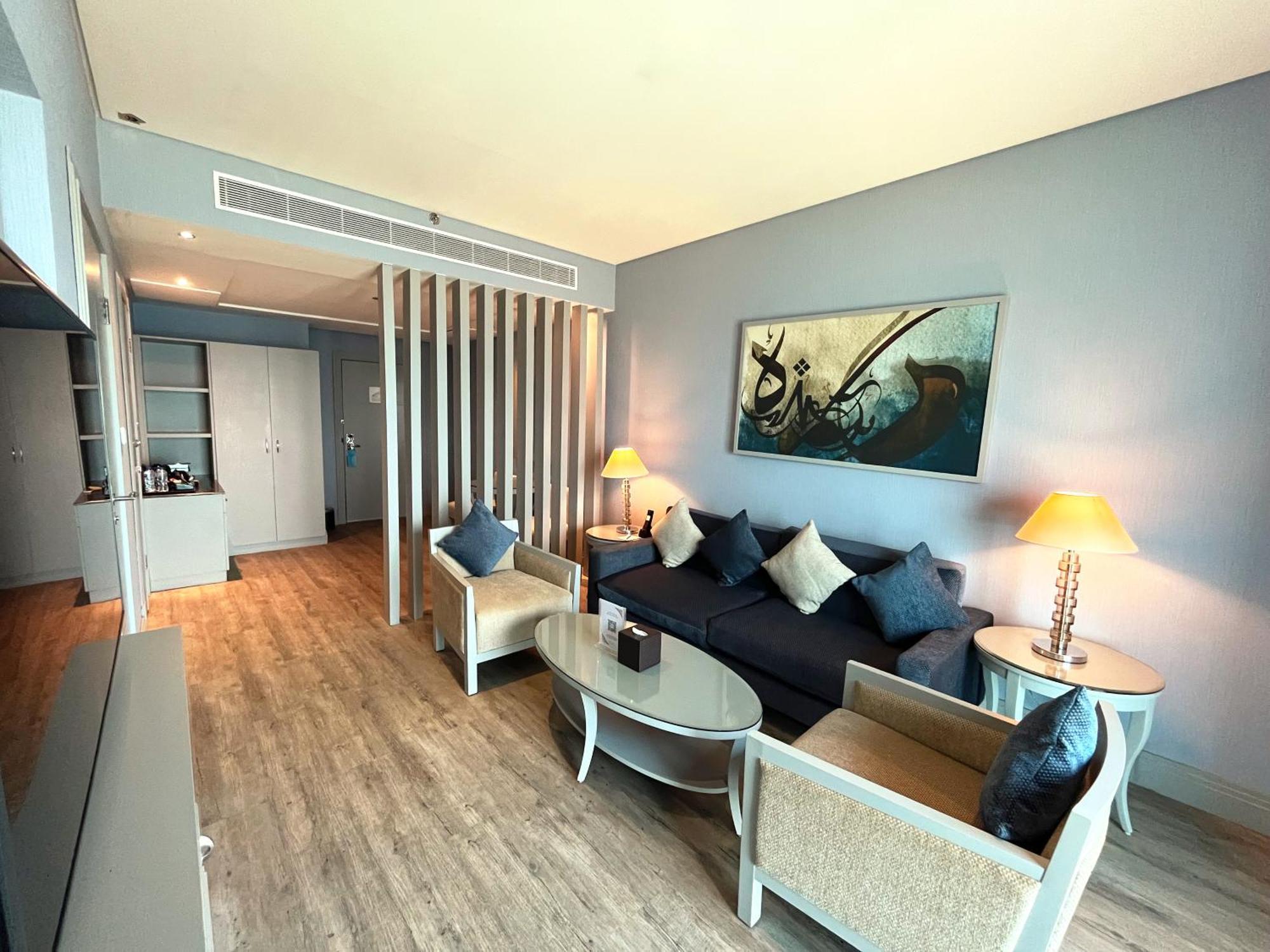 Sofitel Al Khobar The Corniche Hotel Luaran gambar A suite at the hotel