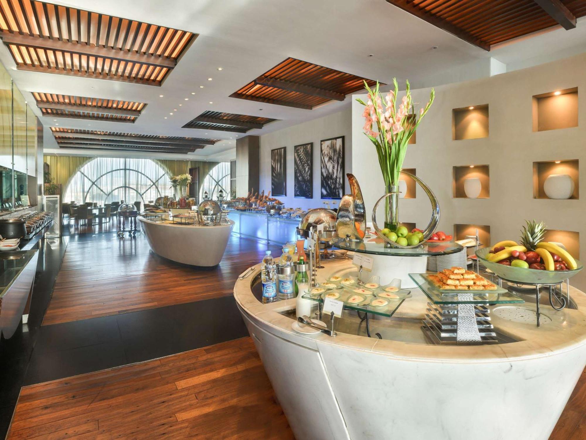Sofitel Al Khobar The Corniche Hotel Luaran gambar The restaurant