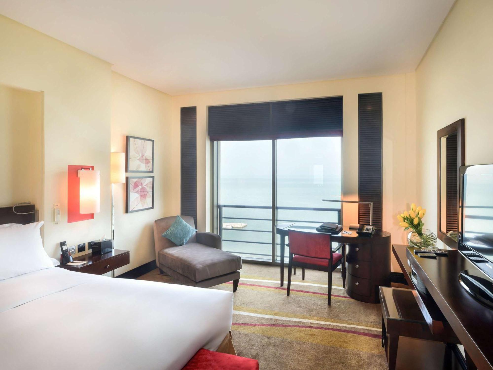Sofitel Al Khobar The Corniche Hotel Luaran gambar A room at the hotel