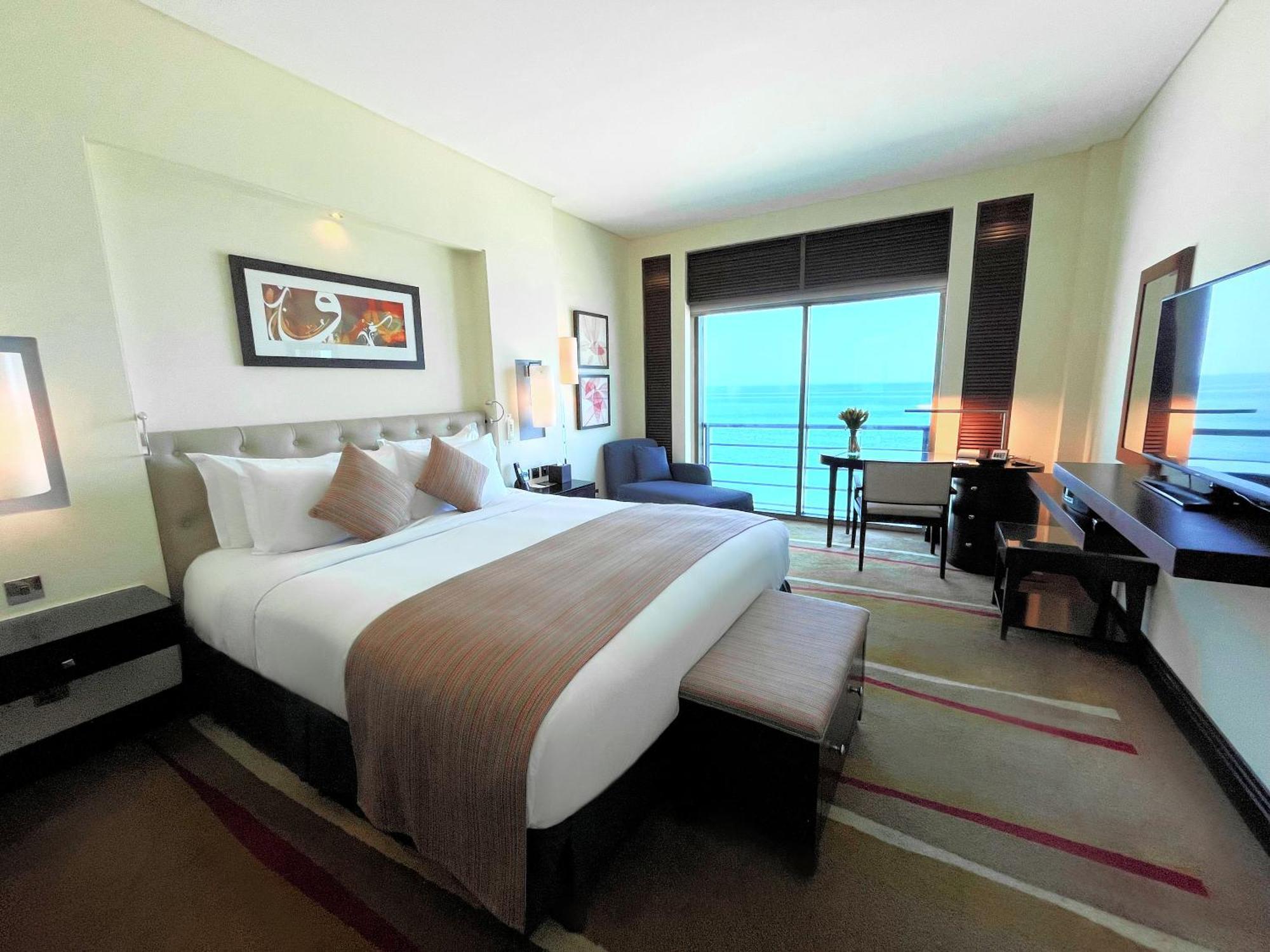 Sofitel Al Khobar The Corniche Hotel Luaran gambar A guest room at the hotel